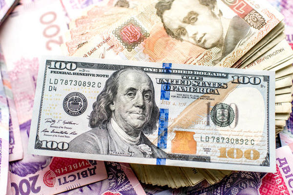 Украинцам сообщили, что будет с курсом доллара в декабре