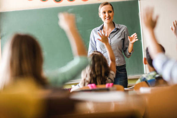 В Украине снизят зарплаты учителей: как изменится финансирование образования в бюджете-2023