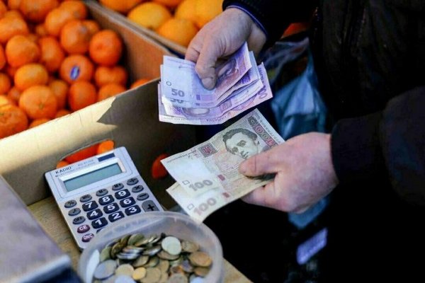 Стало известно, хватит ли украинской минимальной зарплаты на минимальную продовольственную корзину
