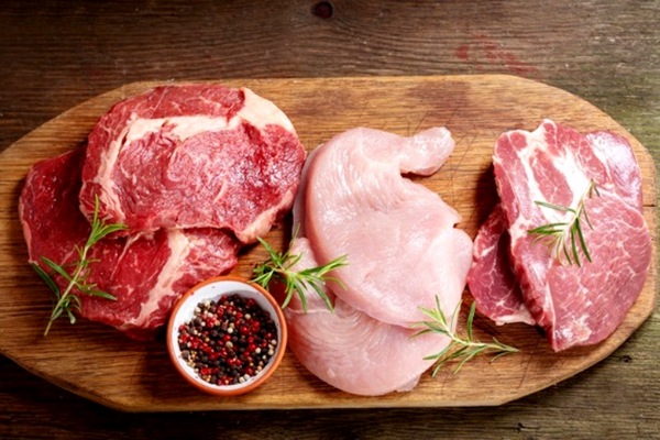 Мясо и сало подорожали: супермаркеты обновили цены на свинину, говядину и курятину