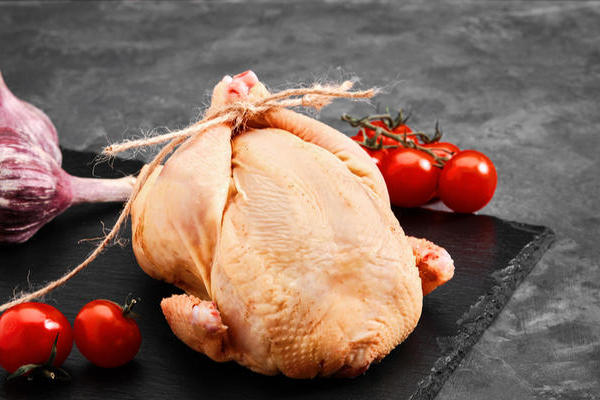 В Украине стремительно растут цены на курятину: за месяц мясо подорожало на 10 гривен