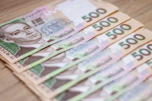 Депутаты готовят повышение зарплаты в Украине: минималка 9000 гривен может стать реальностью