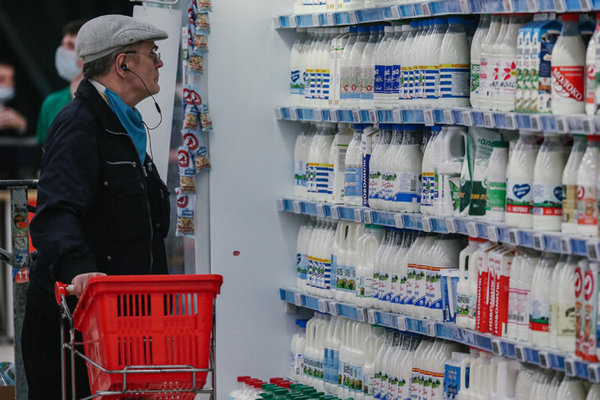 В украинских супермаркетах изменились цены на молочку: что подорожало больше всего