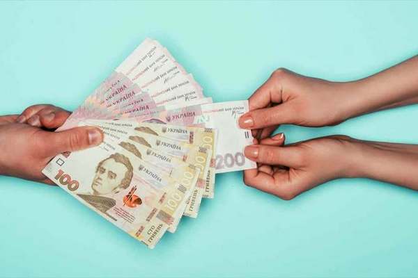 Не только валюта: украинцам рассказали, как сохранить сбережения во время войны