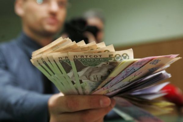 В Украине ограничат кредитные ставки и запретят давать в долг одной категории граждан