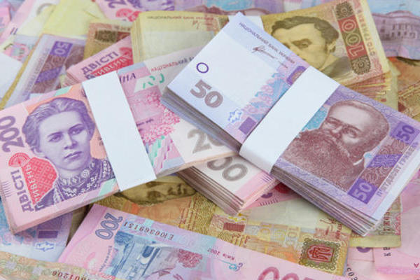 Гривну нужно удерживать: экономист поделился прогнозом курса валют в Украине до конца года
