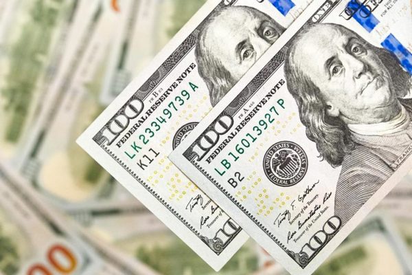 Появилась информация из США, что будет с долларом в ближайшее время: как спасти сбережения