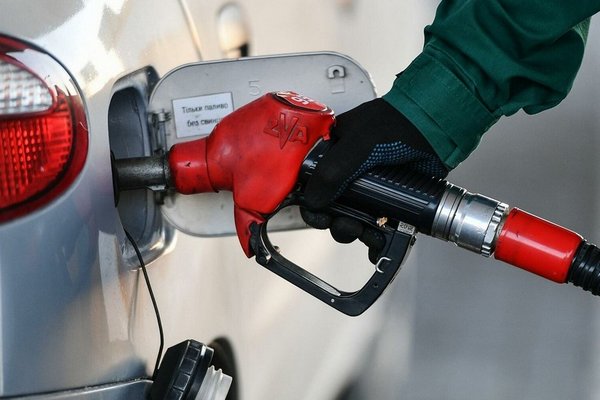 Жители Закарпатья массово жалуются на плохой бензин