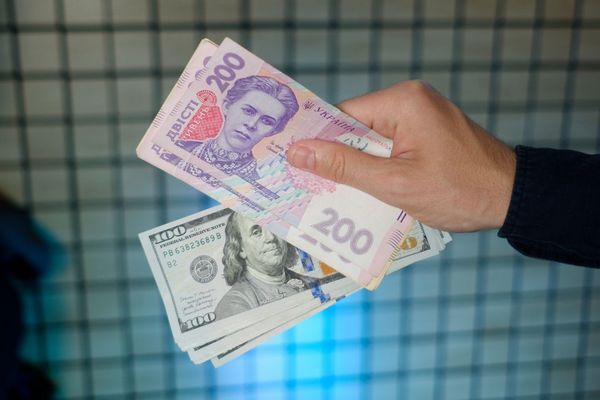 В Украине смягчили часть валютных ограничений: что изменится