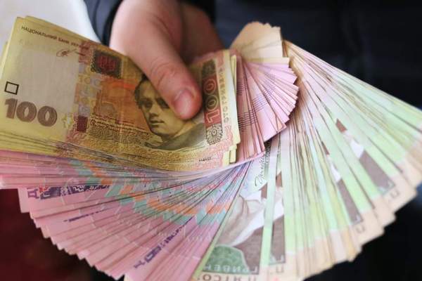 В Украине выйдут из оборота некоторые банкноты и монеты: какие деньги нужно успеть обменять до 1 октября