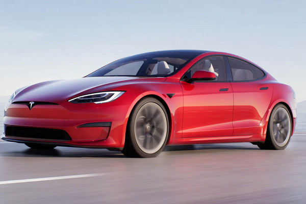 Tesla на одном автомобиле зарабатывает больше, чем другие производители