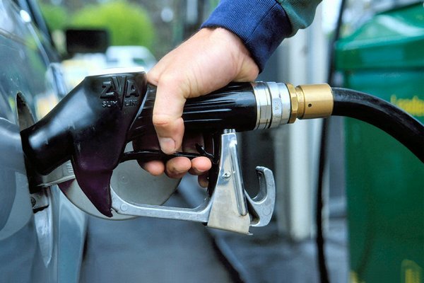 Почему не нужно переплачивать за премиальный бензин