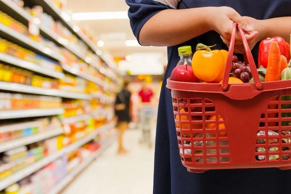 Украинцам назвали цены на продукты, которые подешевели за последний месяц