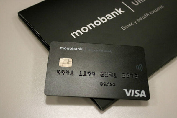 Monobank блокирует денежные переводы украинцев: названа причина