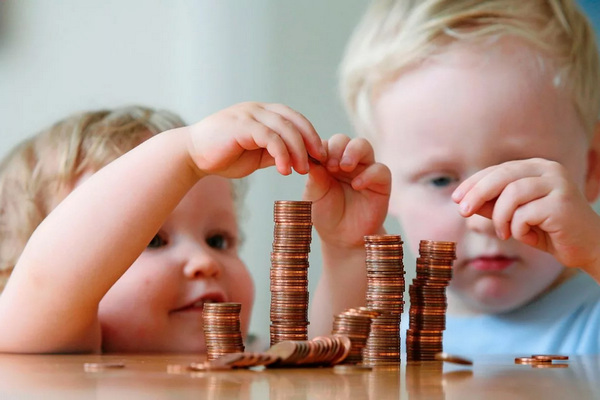 В Украине увеличатся выплаты на детей: как изменится размер пособий с 1 января