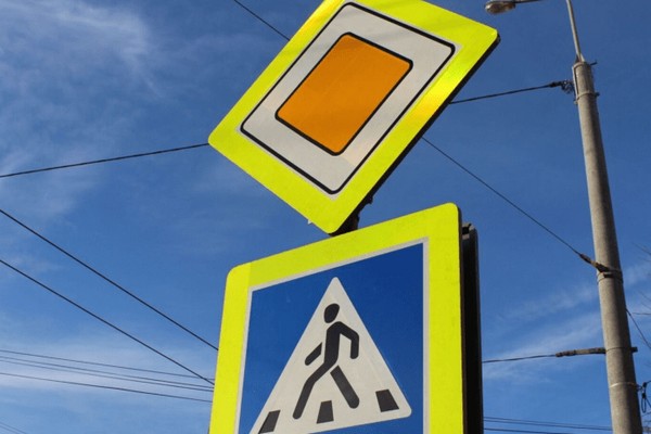 На украинских дорогах появятся новые дорожные знаки