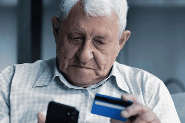 В ПФУ сделали разъяснение об идентификации пенсионеров и их банковских счетах