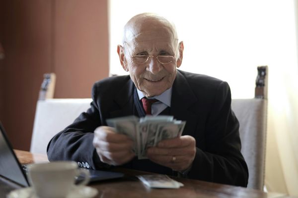 ПФУ не проиндексировал пенсии многим украинцам: пенсионерам начали возвращать деньги