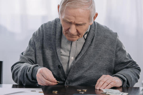 Многим пожилым украинцам откажут в выплате пенсии