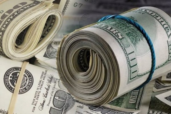 ПриватБанк выдает доллары, которые потом сложно обменять