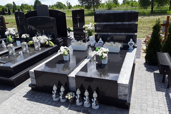 Критерии выбора памятников: что важно учесть при поисках долговечного надгробия