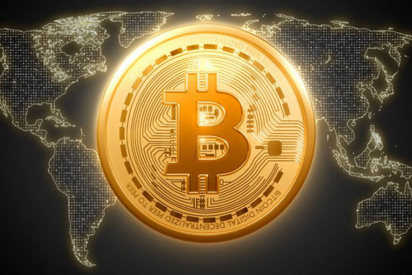 Биткоин-резерв и ИИ: Бо Хайнс покинул пост главы «криптосовета»