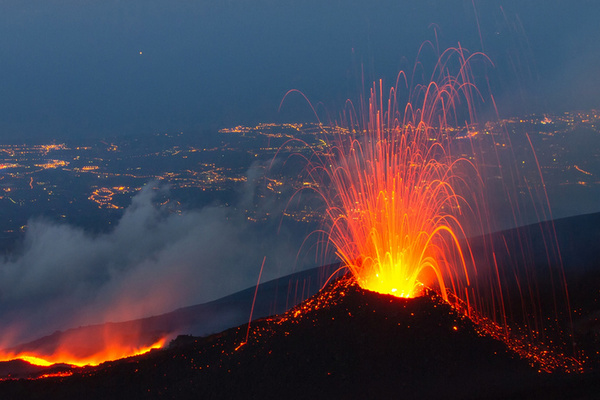 Вулкан Этна снова извергается: что происходит на Сицилии?