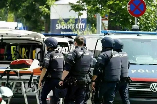 Мужчина в Австрии застрелил двух полицейских во время проверки