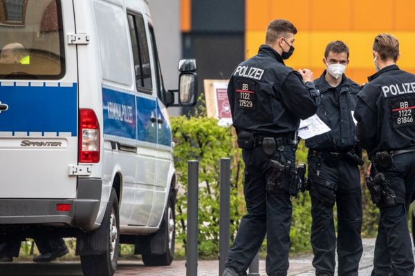 Что произошло в Берлине: двое раненых после нападения с ножами