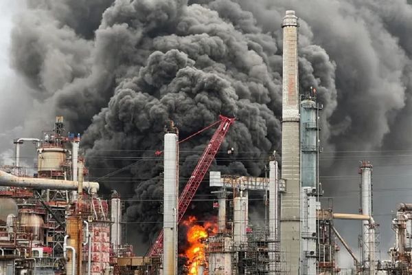 Промышленная катастрофа под Лос-Анджелесом: взрыв на заводе Chevron в Эль-Сегундо