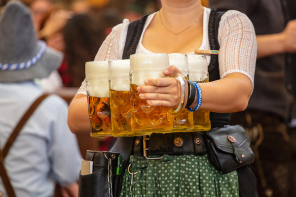 Эвакуация в Мюнхене: из-за взрывчатки закрыли школу и приостановили Октоберфест