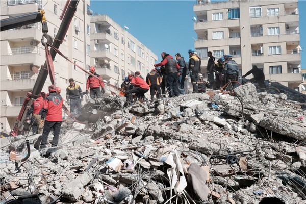 Хронология трагедии: как спасатели искали 4 тела под завалами в центре Мадрида