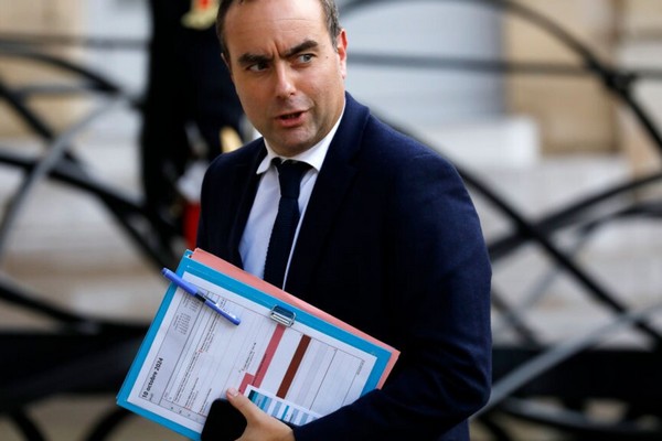 Франция в ожидании бюджета: Правительство Лекорню получило мандат после двойного вотума недоверия