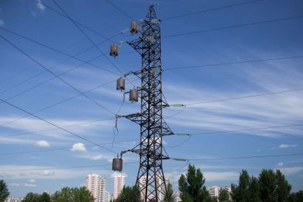 Возобновляемая энергия (54%) стабилизирует цены в ЕС, но счета остаются высокими