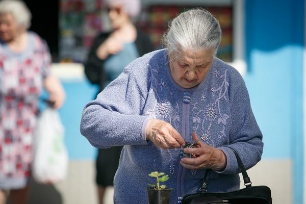 Пенсия и дети: Как рассчитываются выплаты детям-сиротам на гособеспечении (100% против 50%)