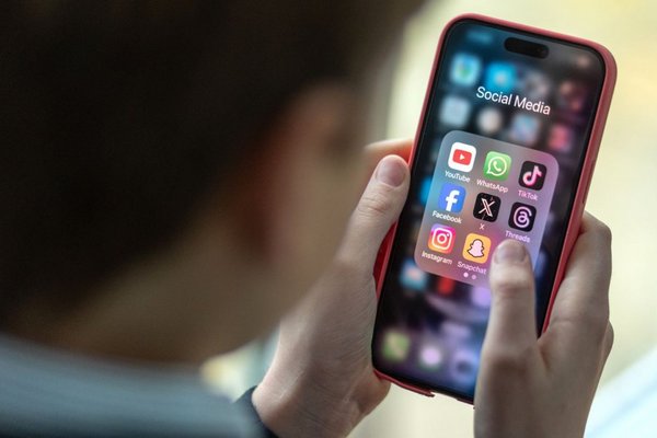 Сводка по Дании: Что означает запрет соцсетей до 15 лет и как его введут