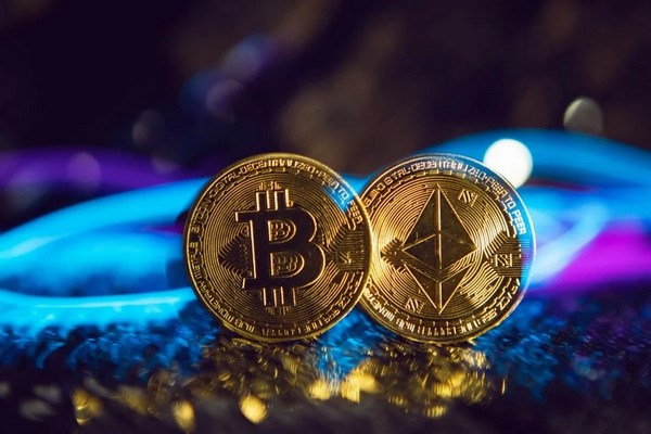 Криптоинвесторы готовятся к ноябрю: почему Bitcoin-ETF обвалились в конце октября