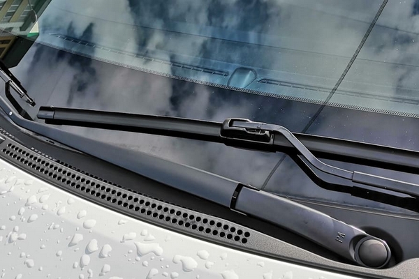 Как выбрать новые щетки стеклоочистителя на Mercedes-Benz Sprinter 906