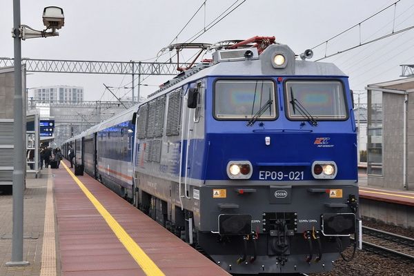 Словакия и Венгрия доступны: новый поезд IC Carpatia соединяет Европу с Польшей