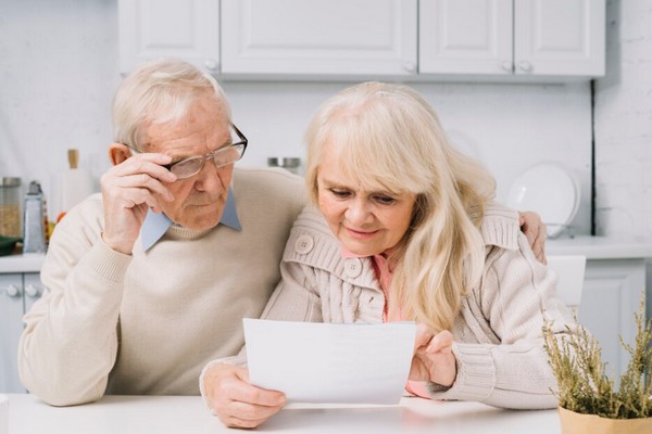 Поэтапный рост пенсий: когда минимальная выплата в Украине достигнет 5200 грн