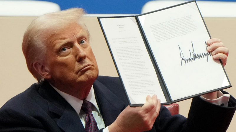 Современный облик доллара: подпись президента как элемент защиты и стиля