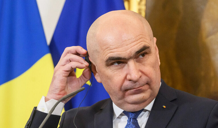 Правительство Румынии на грани краха: вотум недоверия Илие Болояну