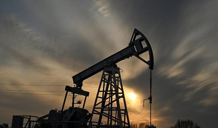 Риски для судоходства: почему нефть марки Brent вернулась к отметке в 93 доллара