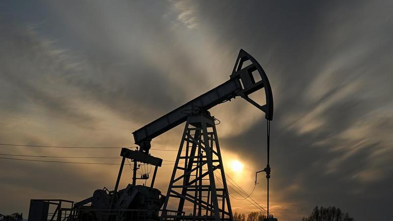 Риски для судоходства: почему нефть марки Brent вернулась к отметке в 93 доллара