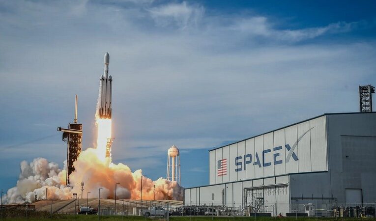 Ведомственный мониторинг SpaceX: долги космического гиганта спровоцировали рекордную коррекцию на Уолл-стрит