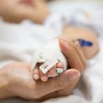 Опасное угощение в Нью-Джерси: в летнем лагере 13 детей отравились конфетными батончиками