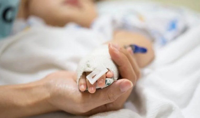 Опасное угощение в Нью-Джерси: в летнем лагере 13 детей отравились конфетными батончиками