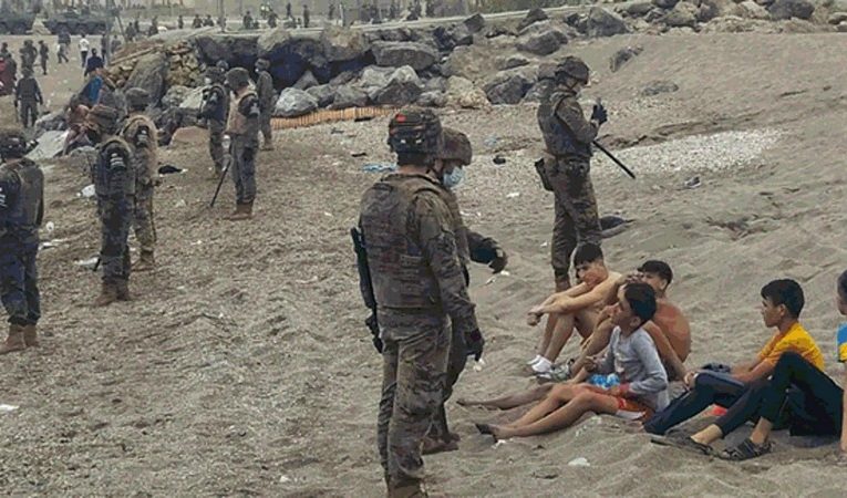 Военное патрулирование в Африке: Испания укрепляет Сеуту из-за миграционного пика