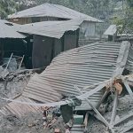 Разрушенные элементы строительных конструкций в портовой зоне острова Флорес