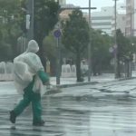 Парализованные аэропорты и порты: На восток Китая обрушился тайфун «Дельфин»